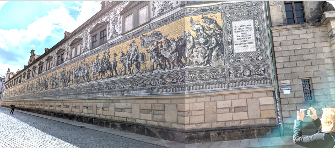 2024-04-25 Dresden - Princely Procession Priestly Procession - mural made of Meissen porcelain that replaced the original from 1876